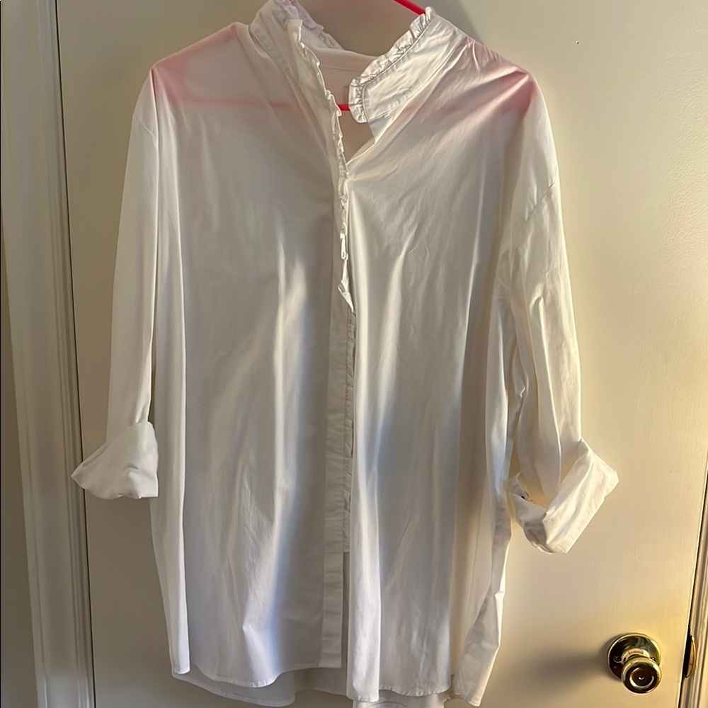Crown & Ivy Elegant White Top